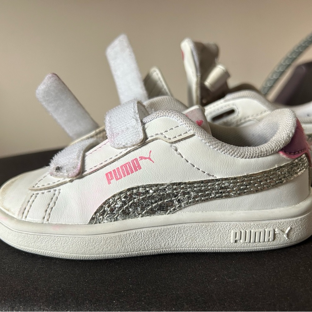 Toddler Puma White and Pink Velcro Sneakers with Glitter Accents